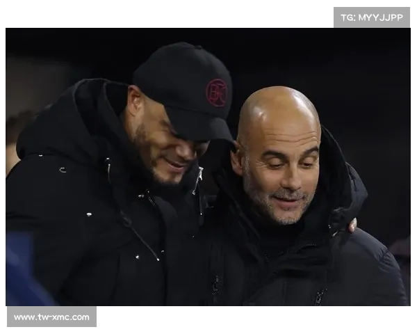 如何了解鲁梅尼格在拜仁的具体踢球位置与场上角色变化